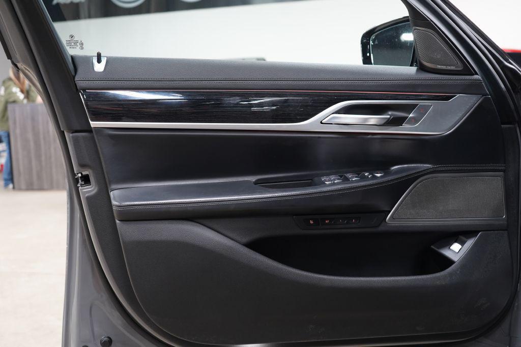 صورة 9 لـ 2022 BMW 750 I XDRIVE