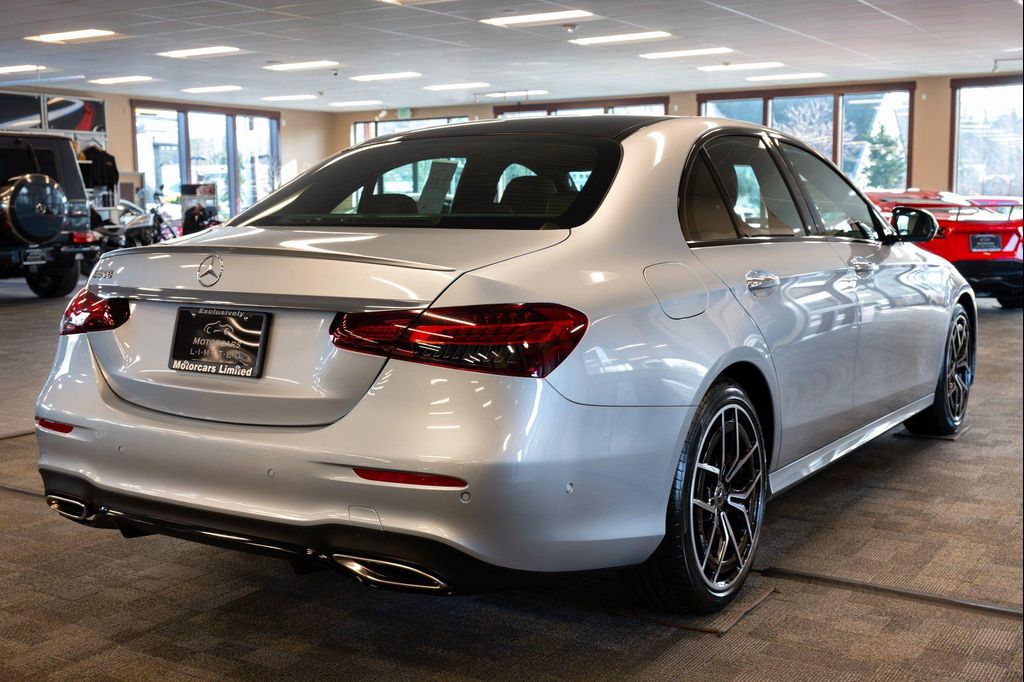 MERCEDES-BENZ E-CLASS - 8