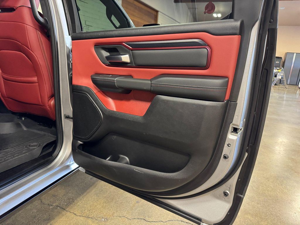 2025 RAM 1500 REBEL 缩略图 34