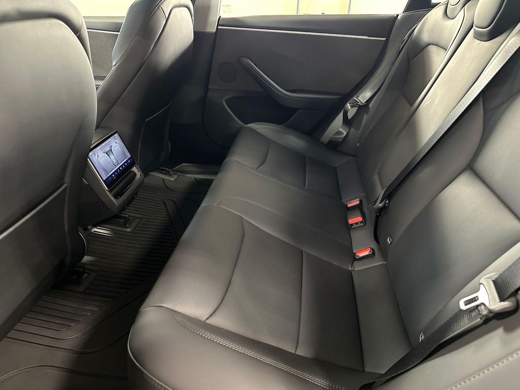 2025 Tesla MODEL 3 LONG RANGE 缩略图 18