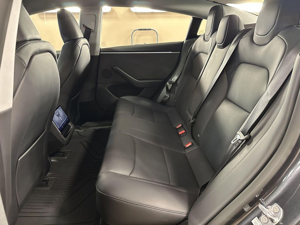 2025 Tesla MODEL 3 LONG RANGE 缩略图 19