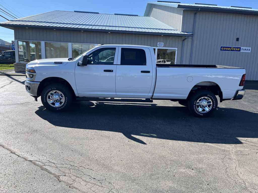 New 2026 RAM 2500 Tradesman Crew Cab 4x4 8' Box