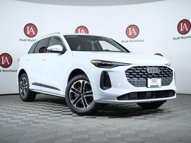 New 2025 Audi Q5 Premium plus
