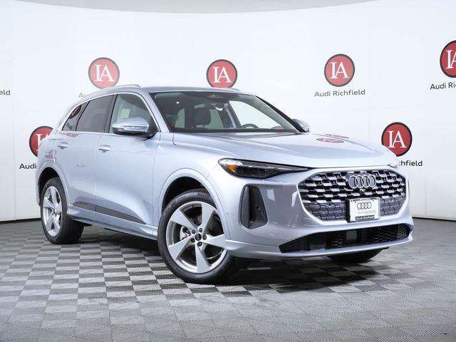 New 2025 Audi Q5 Premium plus