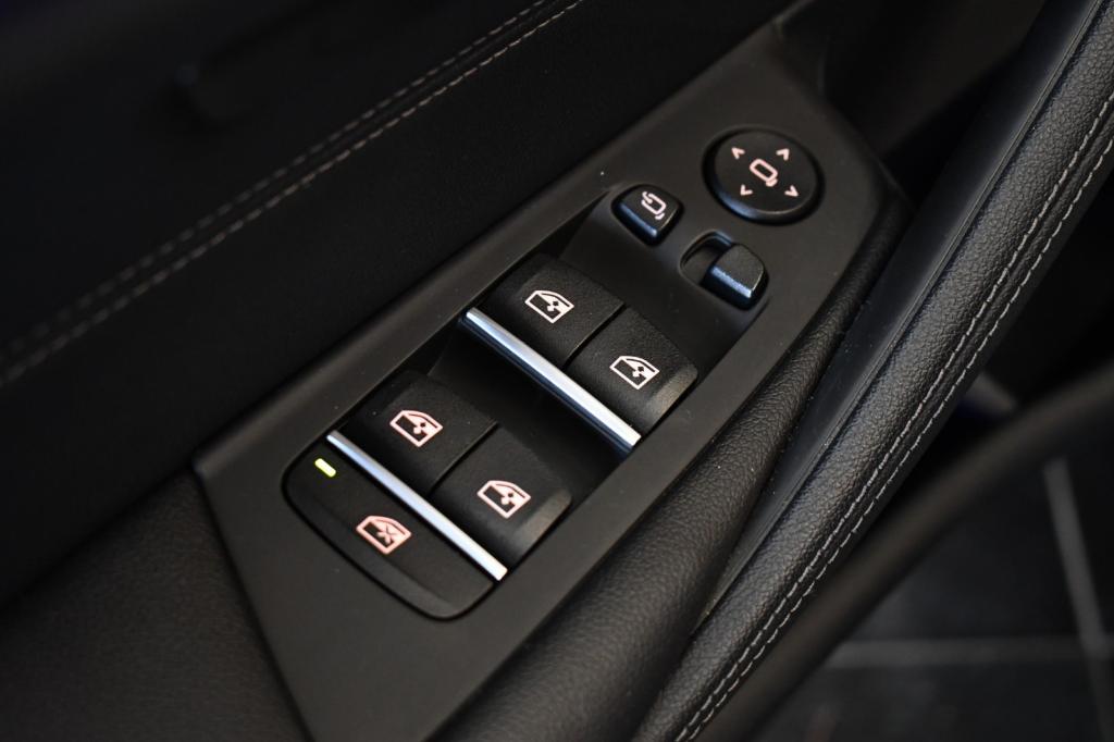 صورة مصغرة 61 لـ 2023 BMW 530 I XDRIVE