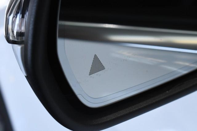 MERCEDES-BENZ GLC - 10