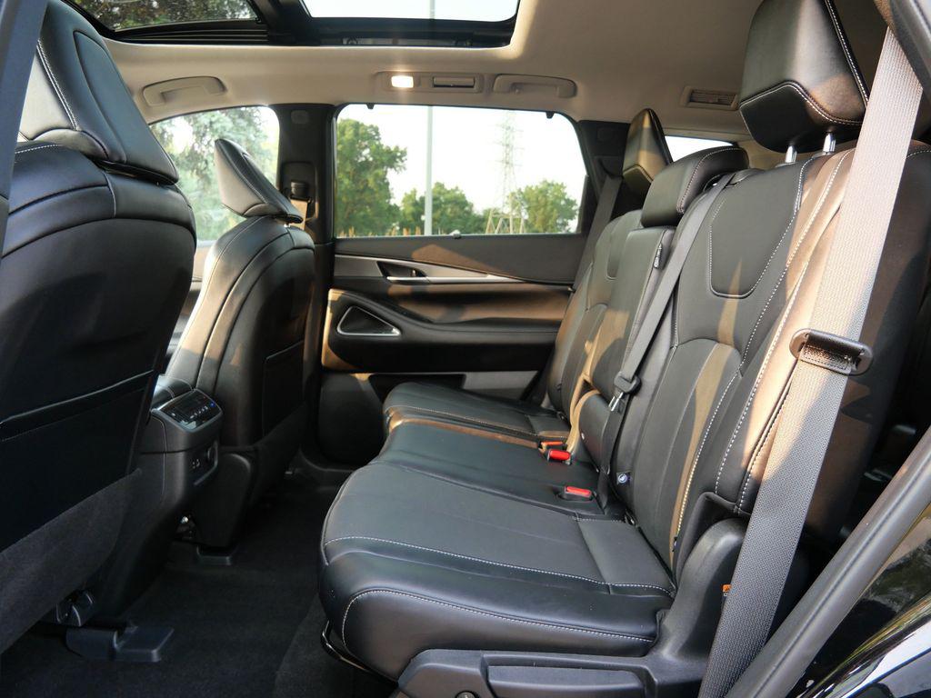 صورة 10 لـ 2024 Infiniti QX60 LUXE