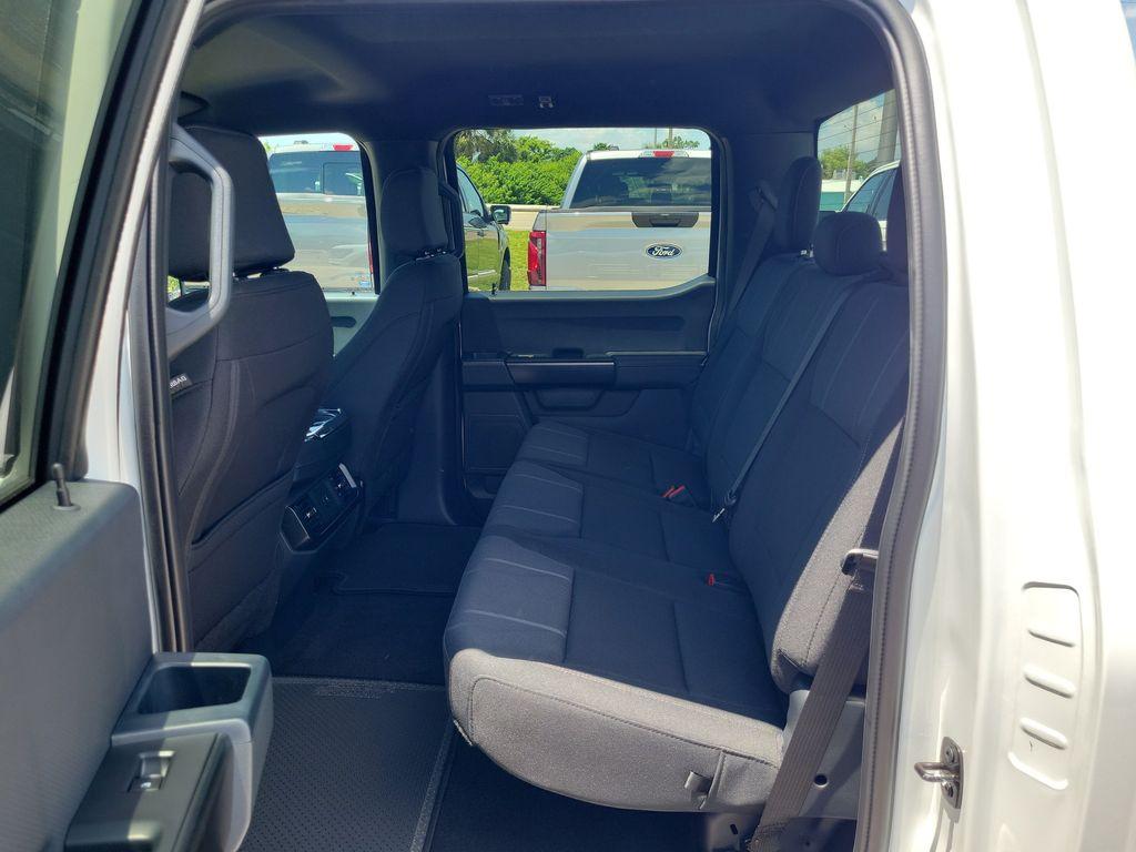 صورة مصغرة 10 لـ 2026 FORD F-150 STX