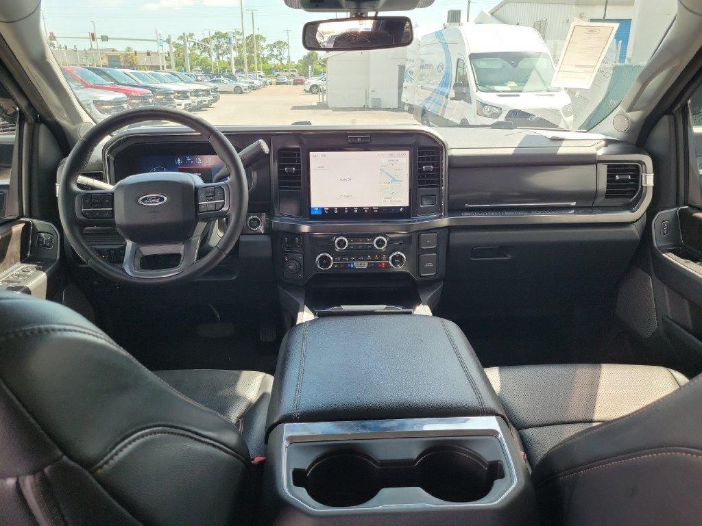 2025 FORD F-250 LARIAT — миниатюра 13