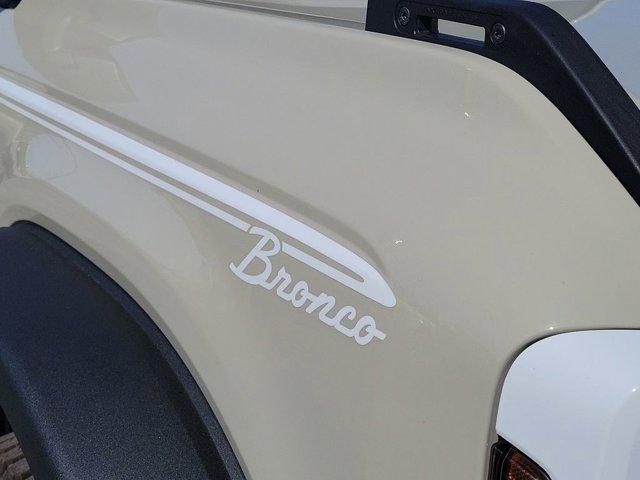 FORD BRONCO HERITAGE EDITION - 8