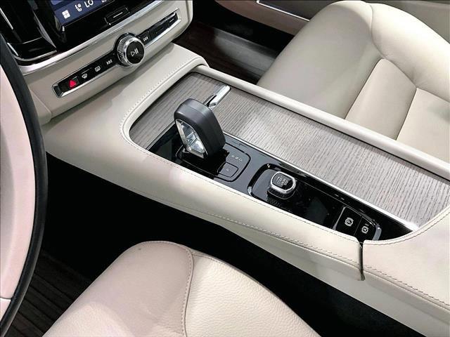 صورة مصغرة 15 لـ 2025 Volvo V90 CROSS COUNTRY PLUS, B6 AWD GAS (MILD HYBRID)