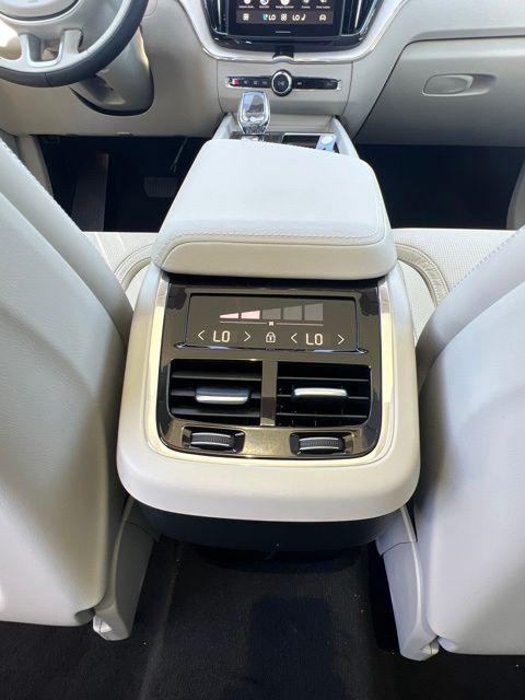 2026 Volvo XC60 B5 ULTRA 缩略图 28