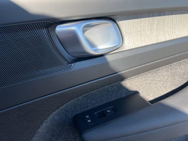 صورة مصغرة 31 لـ 2025 VOLVO XC40 B5 CORE BRIGHT THEME