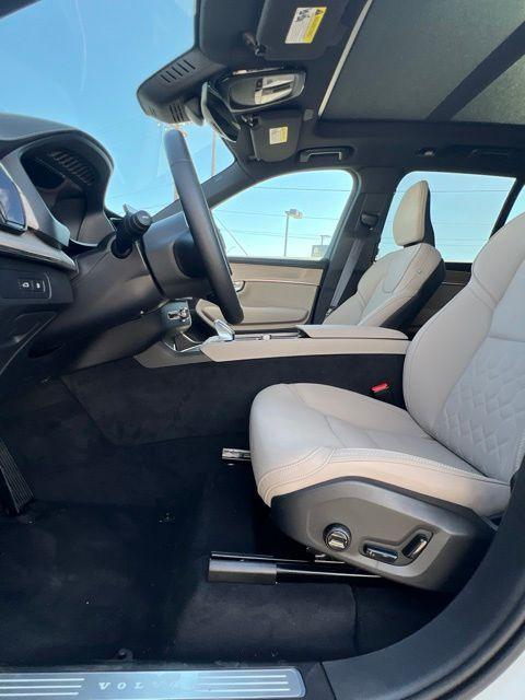 صورة مصغرة 24 لـ 2026 Volvo XC90 PLUG-IN HYBRID T8 PLUS 6-SEATER