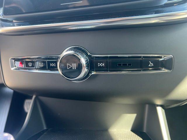صورة مصغرة 23 لـ 2026 Volvo XC90 PLUG-IN HYBRID T8 PLUS 6-SEATER