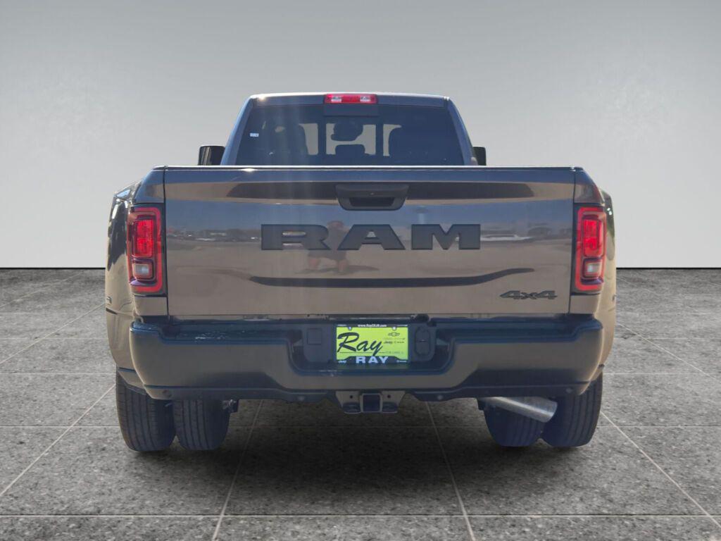 2026 RAM 3500 TRADESMAN CREW CAB 4X4 8' BOX — фото 7