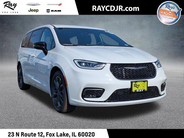 New 2026 Chrysler Pacifica L