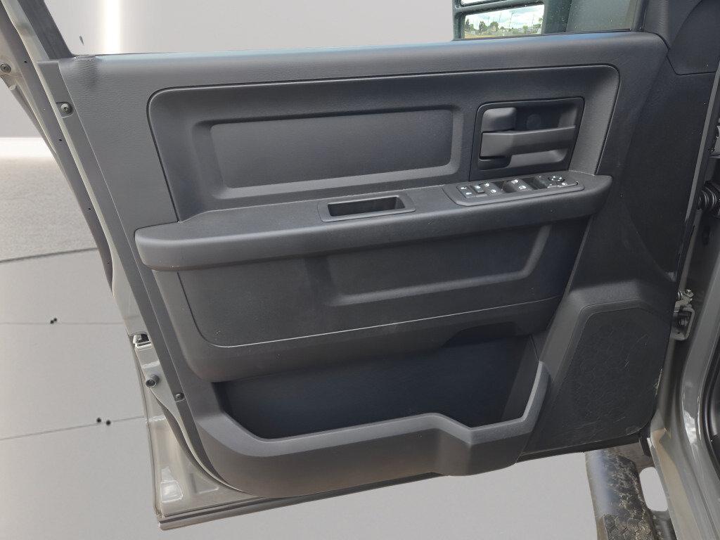2026 RAM 3500 TRADESMAN CREW CAB 4X4 8' BOX — миниатюра 23