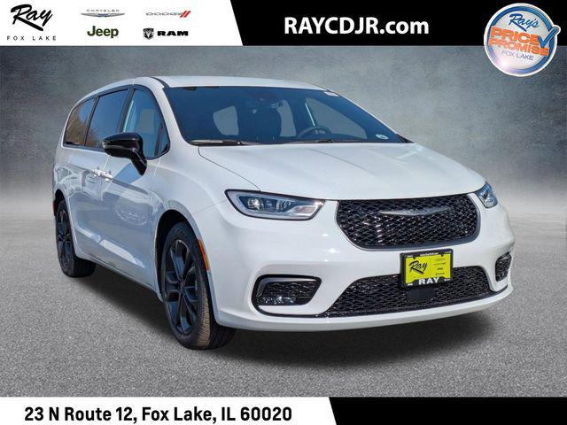 New 2026 Chrysler Pacifica L