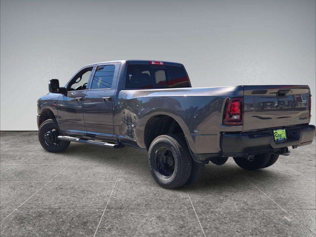 2026 RAM 3500 TRADESMAN CREW CAB 4X4 8' BOX — фото 8