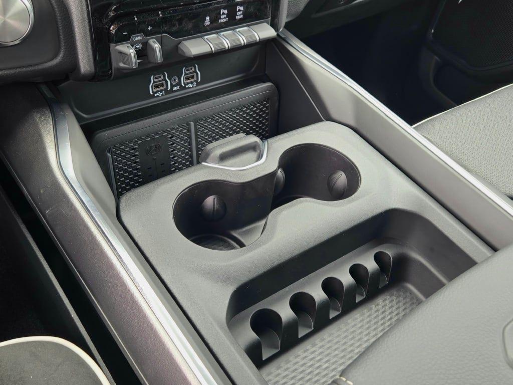 صورة مصغرة 30 لـ 2026 RAM 1500 LARAMIE
