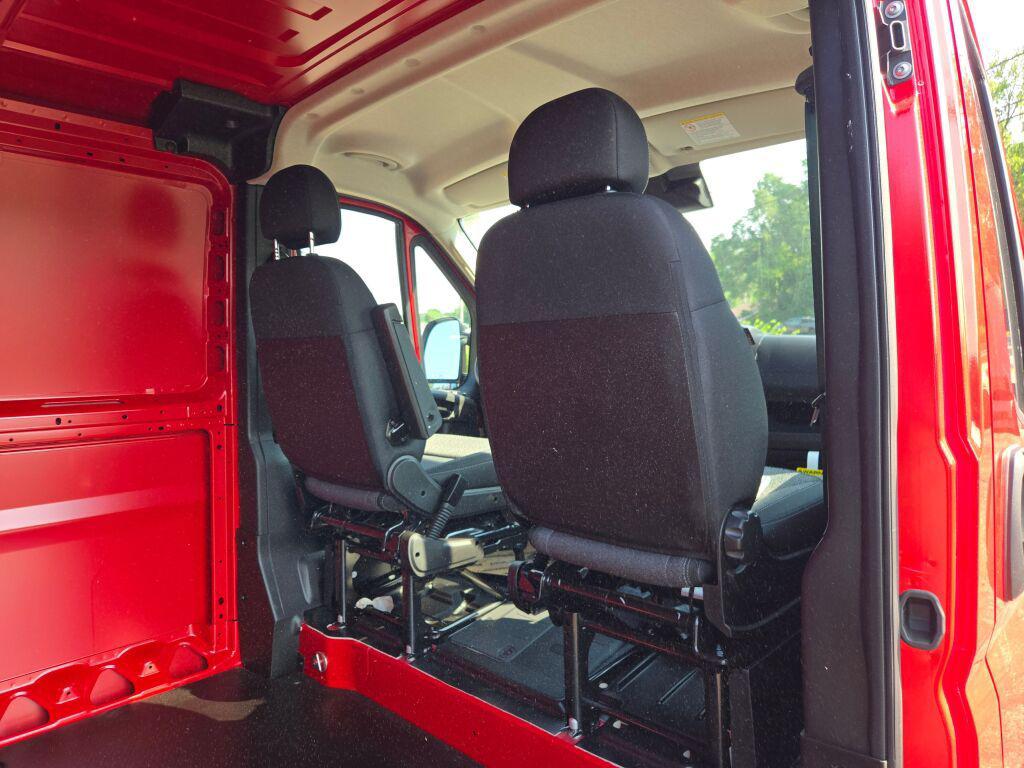 صورة 10 لـ 2026 RAM PROMASTER 1500 LOW ROOF