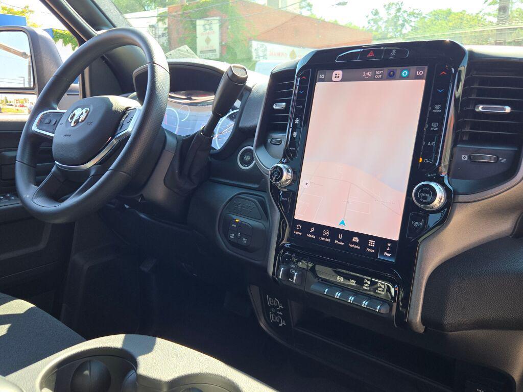 صورة مصغرة 14 لـ 2026 RAM 3500 TRADESMAN CREW CAB 4X4 8' BOX