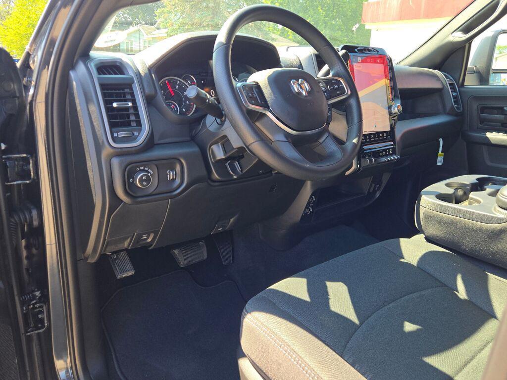 صورة مصغرة 25 لـ 2026 RAM 3500 TRADESMAN CREW CAB 4X4 8' BOX