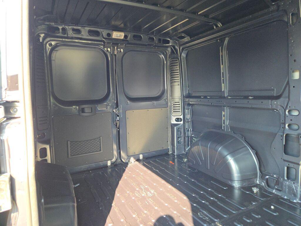2026 RAM PROMASTER 1500 LOW ROOF — миниатюра 13
