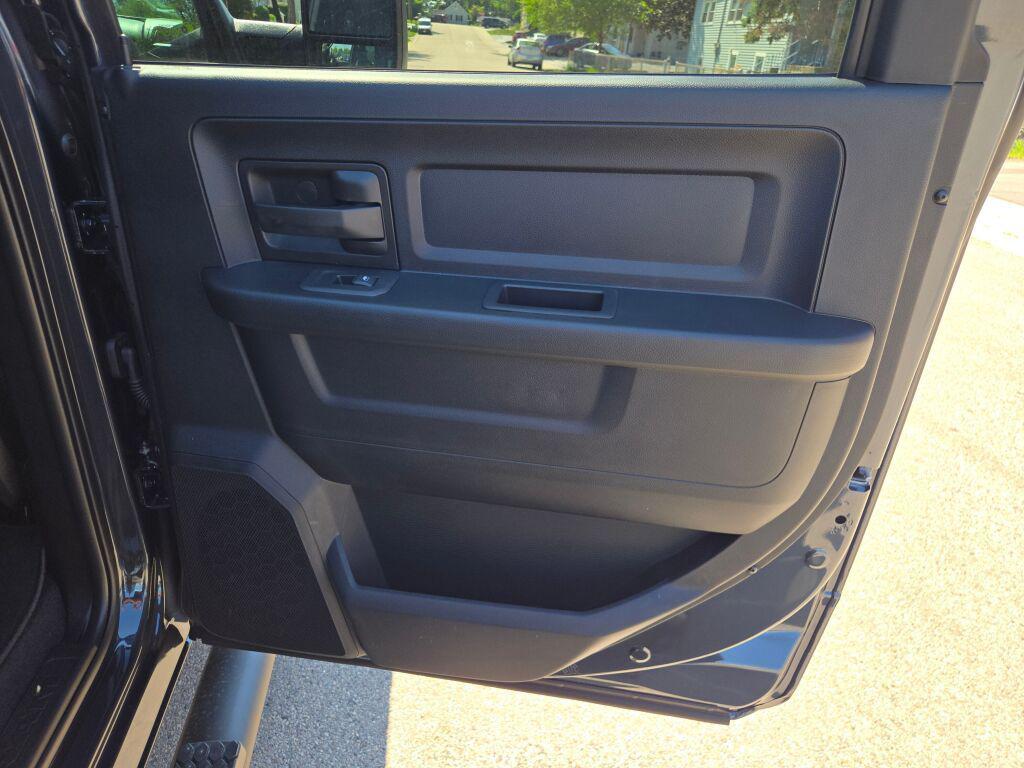 صورة مصغرة 16 لـ 2026 RAM 3500 TRADESMAN CREW CAB 4X4 8' BOX