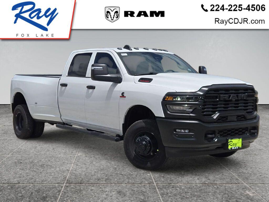 صورة 1 لـ 2026 RAM 3500 TRADESMAN CREW CAB 4X4 8' BOX