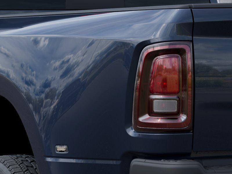 صورة 5 لـ 2026 RAM 3500 TRADESMAN CREW CAB 4X4 8' BOX