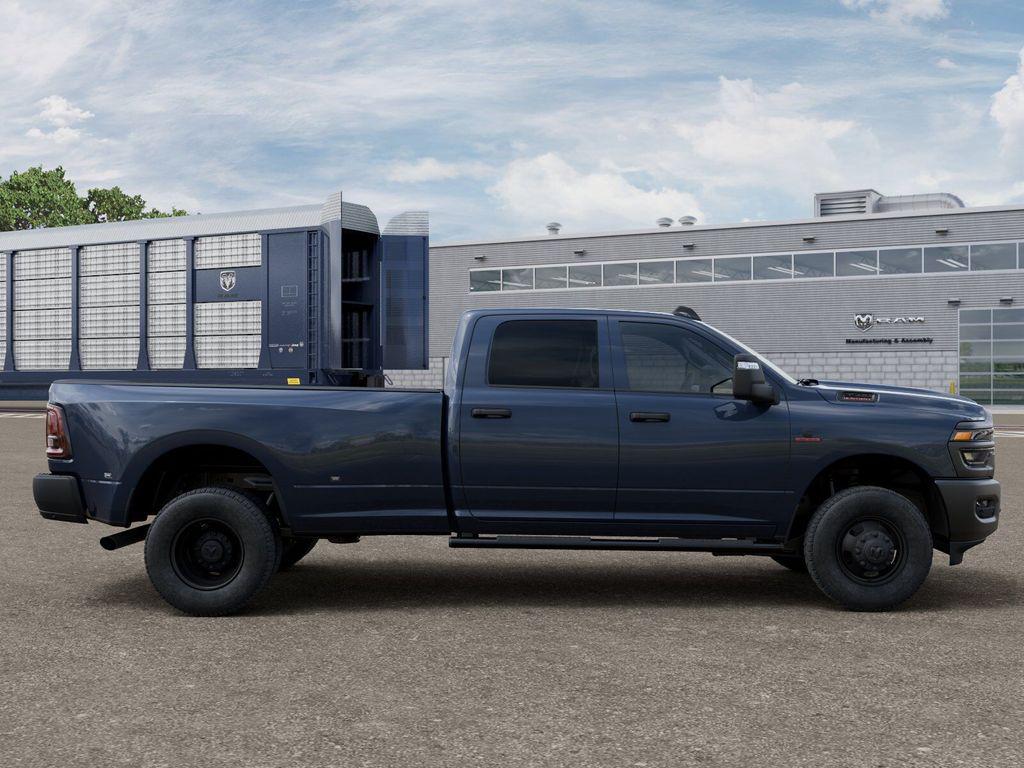 2026 RAM 3500 TRADESMAN CREW CAB 4X4 8' BOX — миниатюра 12
