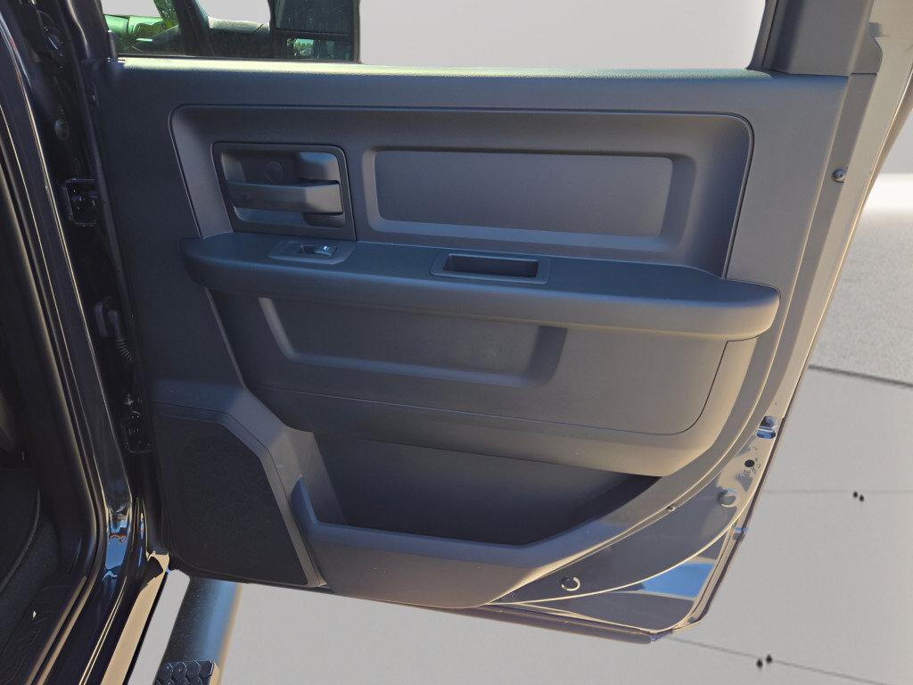 2026 RAM 3500 TRADESMAN CREW CAB 4X4 8' BOX — миниатюра 16