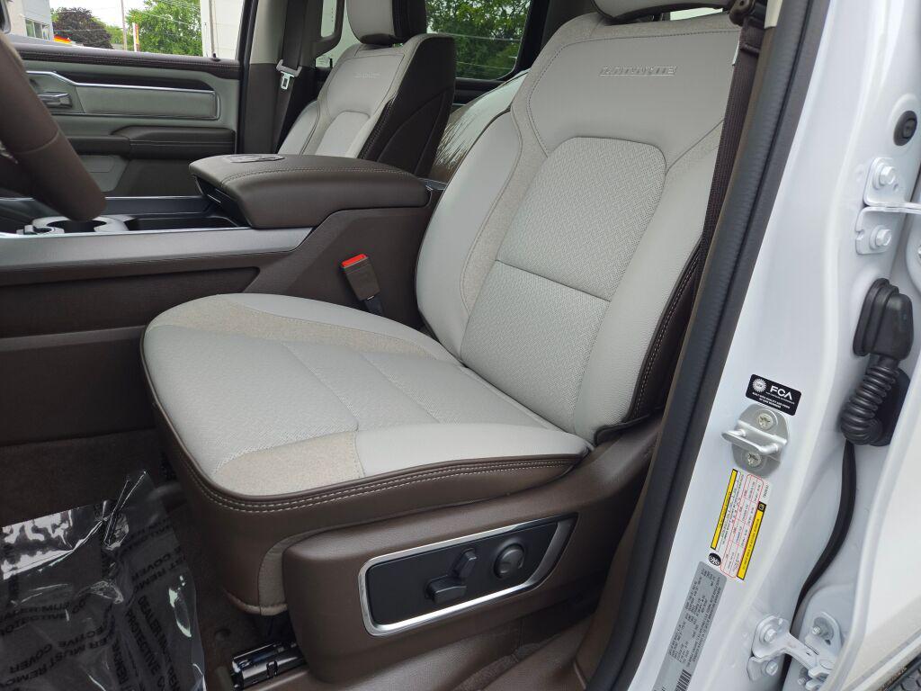 صورة مصغرة 31 لـ 2026 RAM 1500 LARAMIE