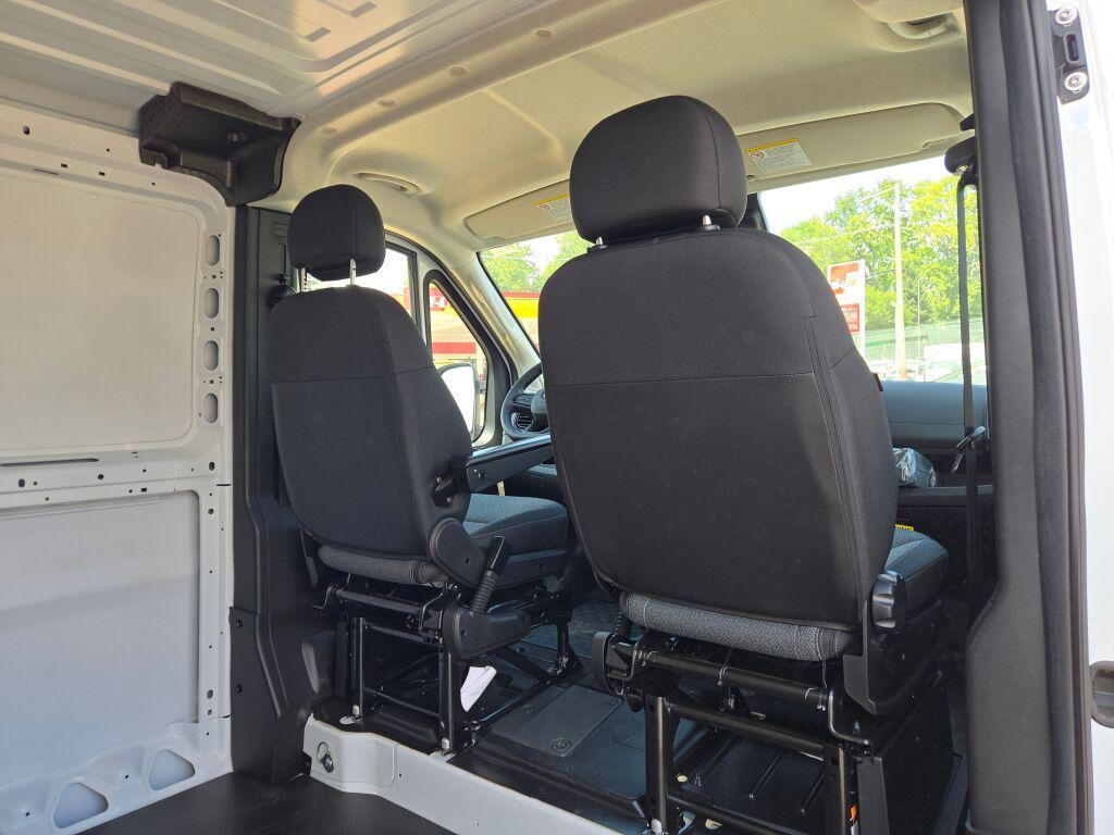 2026 RAM PROMASTER 1500 LOW ROOF — фото 8