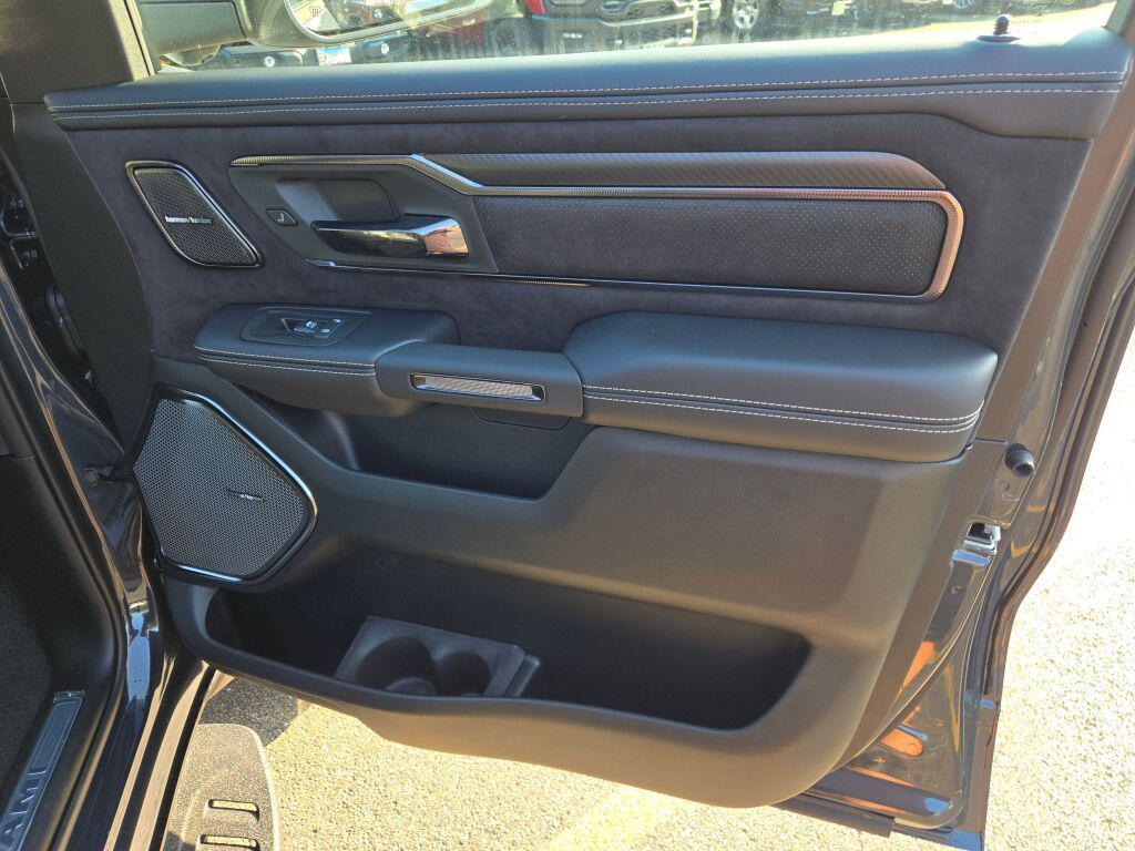 2026 RAM 1500 RHO CREW CAB 4X4 5'7' BOX — фото 7