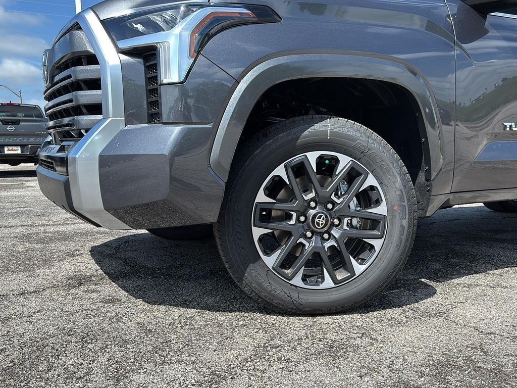 TOYOTA TUNDRA - 4