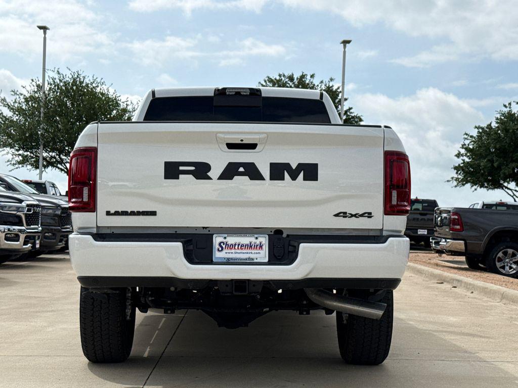 2026 RAM 2500 LARAMIE CREW CAB 4X4 6'4' BOX — фото 8