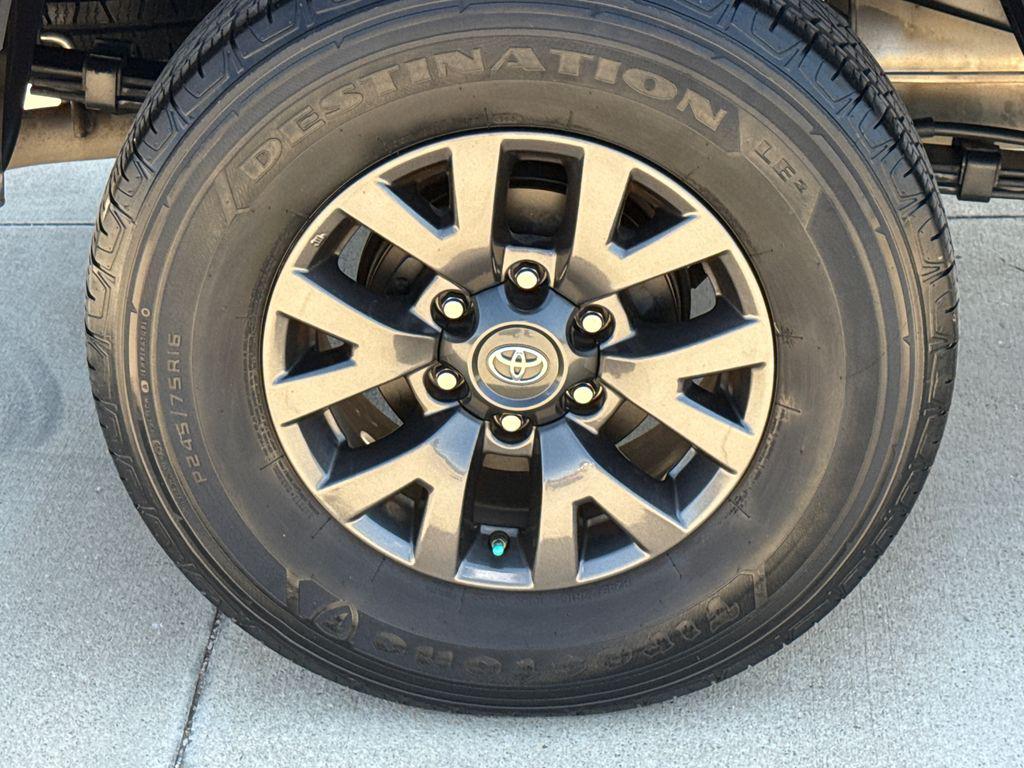 صورة 10 لـ 2021 Toyota TACOMA SR5