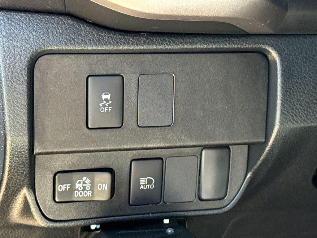 2021 Toyota TACOMA SR5 thumbnail 22