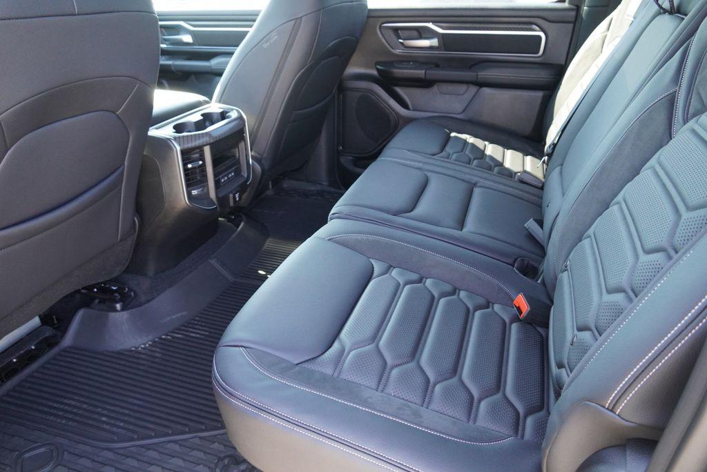صورة مصغرة 18 لـ 2026 RAM 1500 EXPRESS
