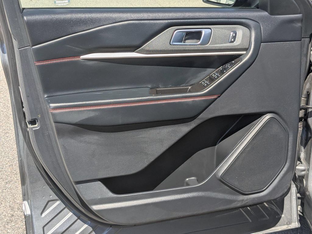 صورة مصغرة 11 لـ 2025 FORD EXPLORER ST-LINE