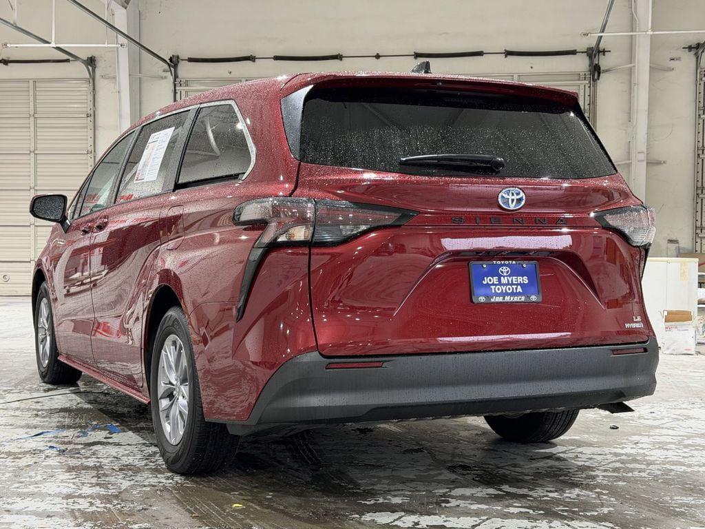 TOYOTA SIENNA - 7