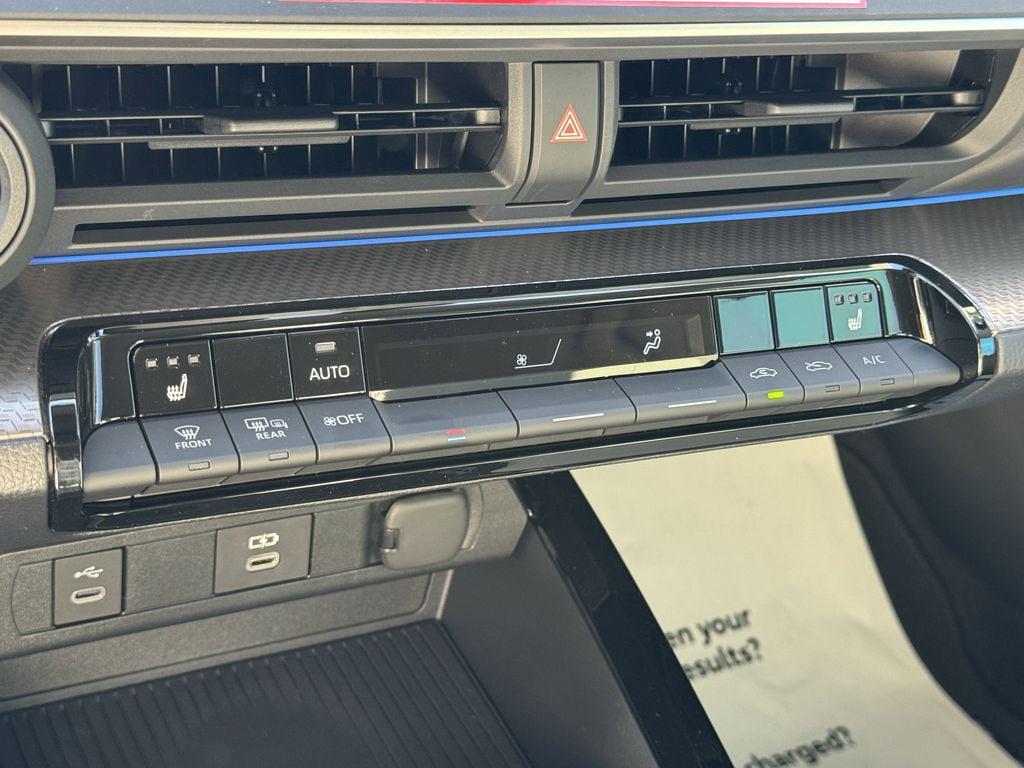 2026 Toyota PRIUS XLE — миниатюра 17