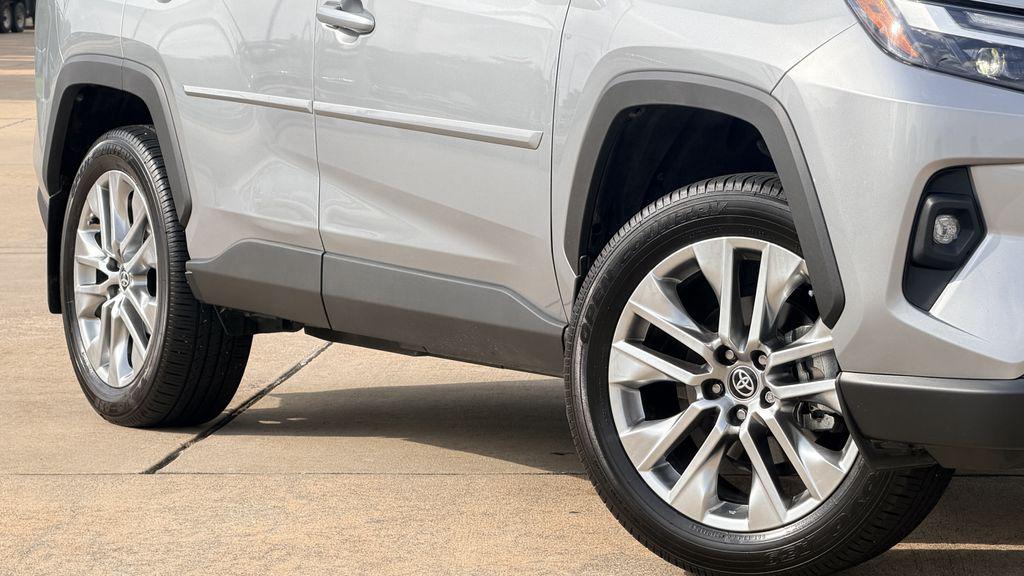 2025 Toyota RAV4 XLE PREMIUM 缩略图 11