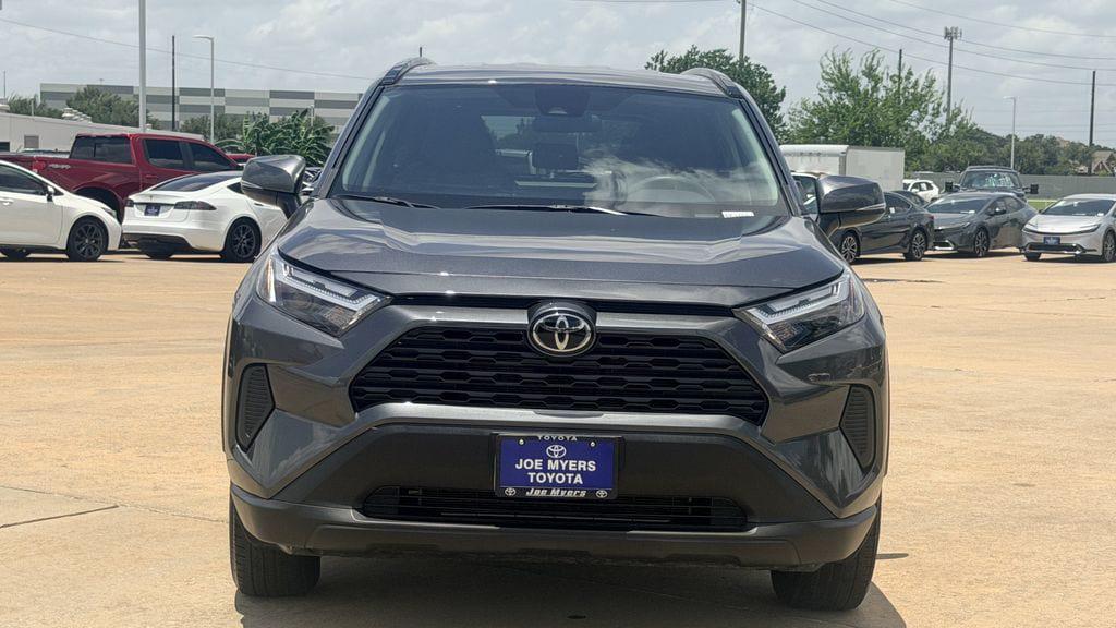 صورة 3 لـ 2025 Toyota RAV4 XLE