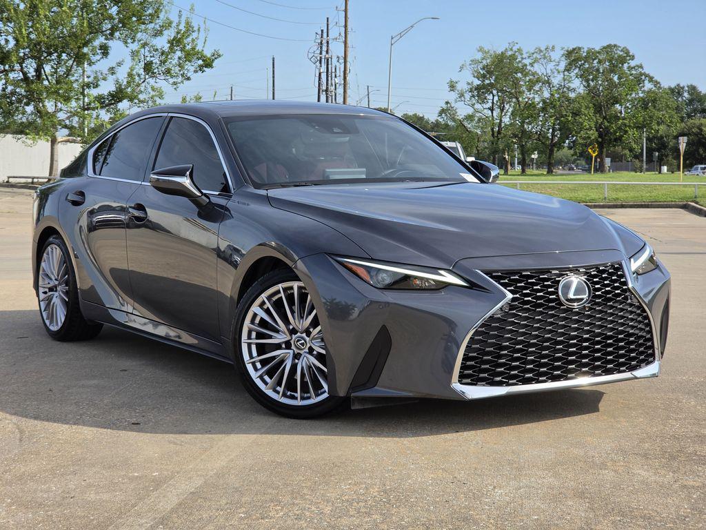 صورة 2 لـ 2025 Lexus IS 300 BASE