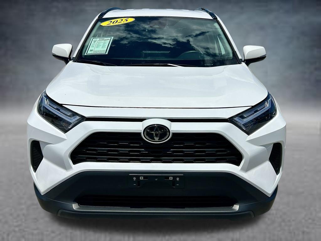 صورة 2 لـ 2025 Toyota RAV4 HYBRID XLE