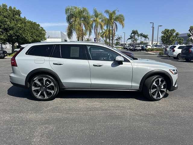 2026 Volvo V60 CROSS COUNTRY B5 AWD PLUS — фото 3